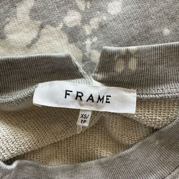 Frame Sweatshirt - Picture 8 of 9